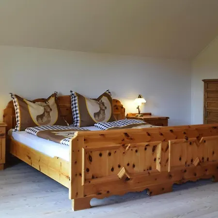 By With Whirlpool Ferienhaus Millstatt am See